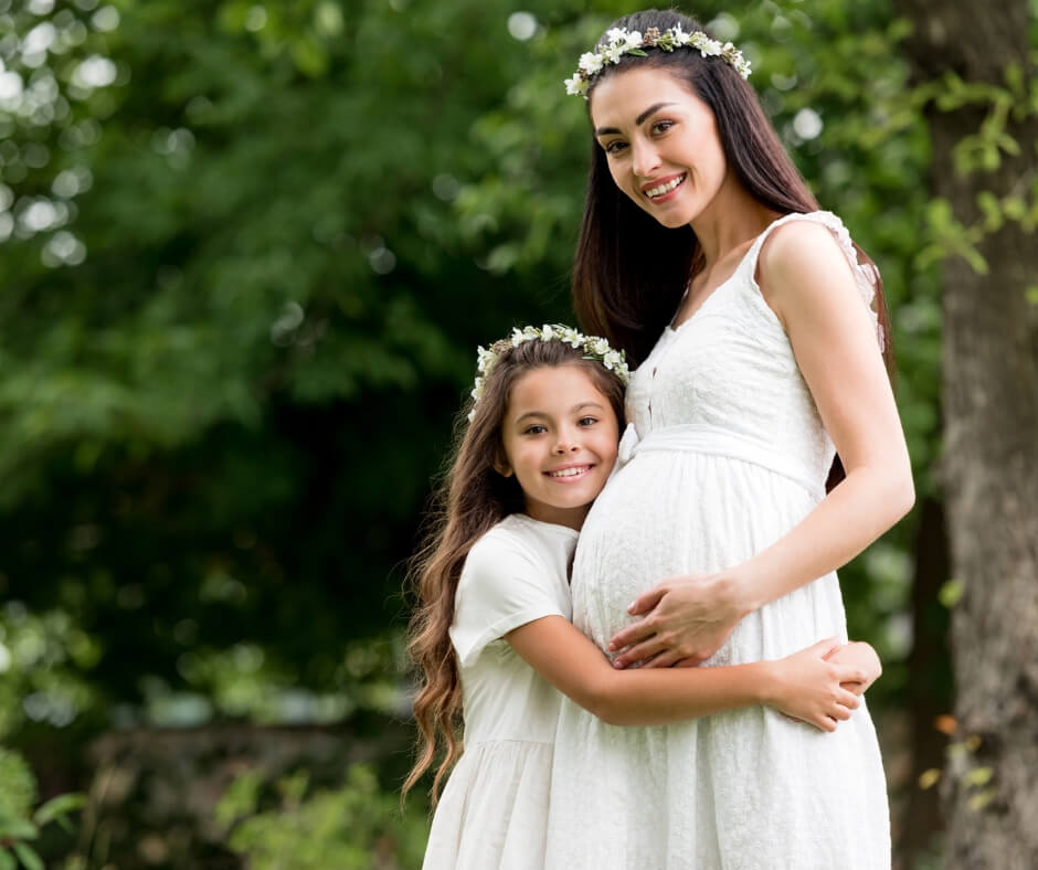 maternity photo with child